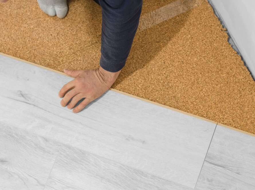 Instalación de suelo laminado en vivienda de Lorca